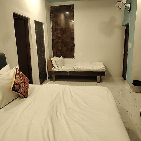 Rudraksha Inn 아부 산 외부 사진
