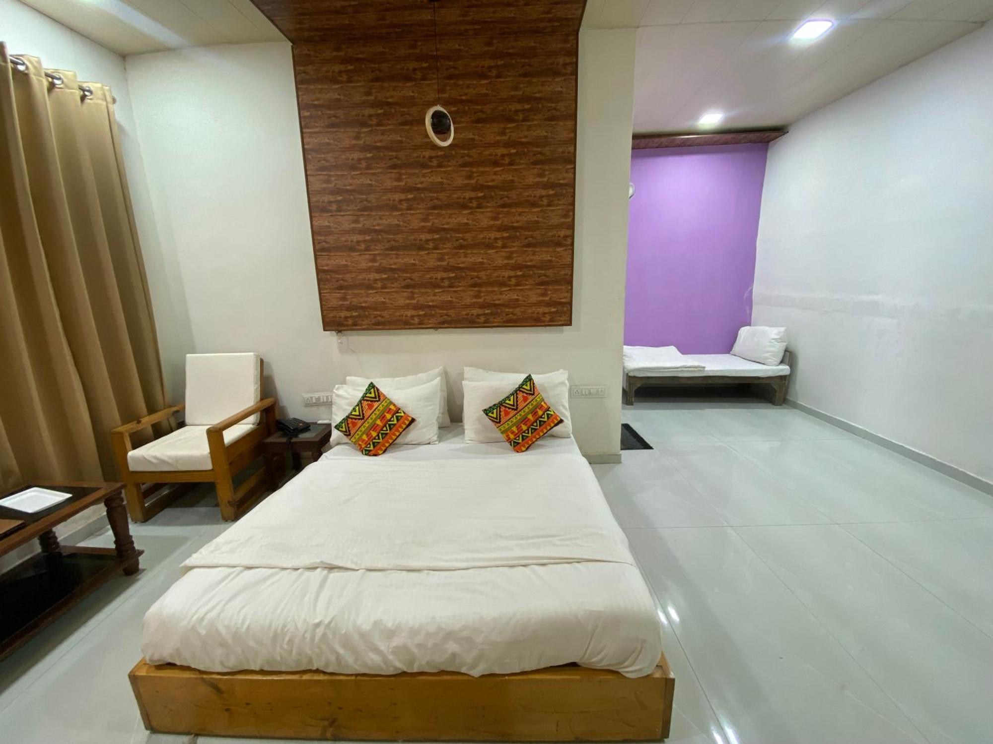 Rudraksha Inn 아부 산 외부 사진